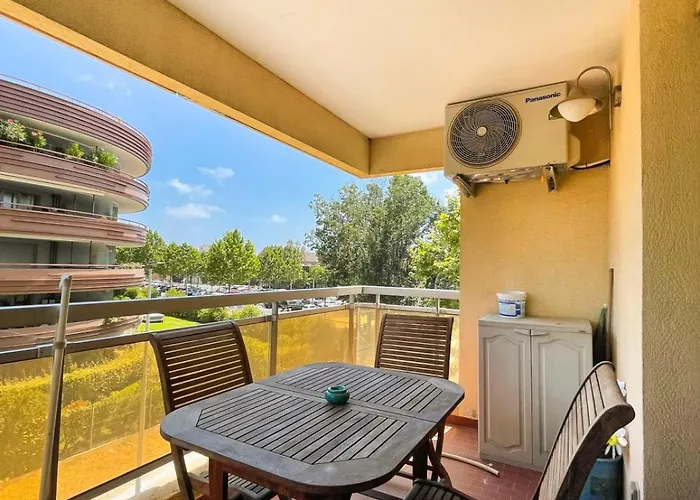 Appartement With Balcony Near The